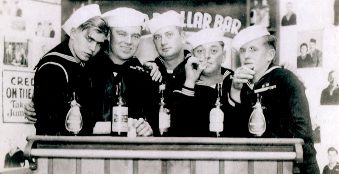 WW-II-Crew-Photos-sailors-at-the-bar